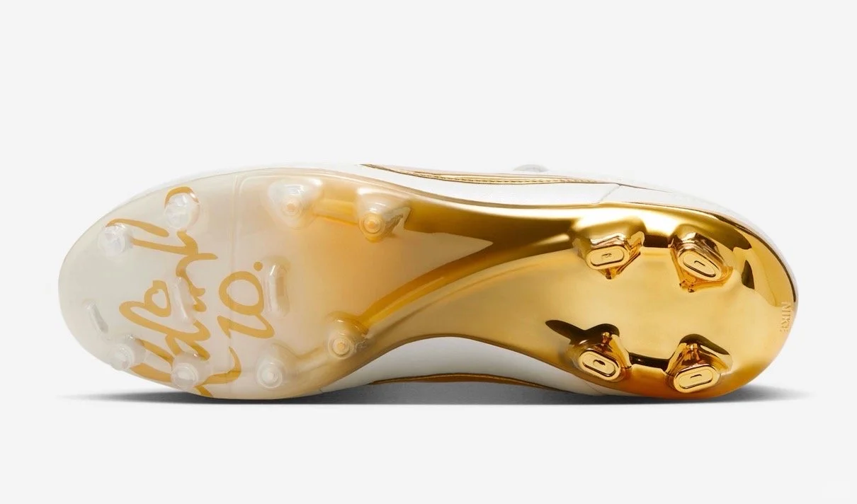 ronaldinho legend nike remake soccer cleats | timeless skill & pure creativity ronaldinho legend nike remake soccer cleats | timeless skill & pure creativity